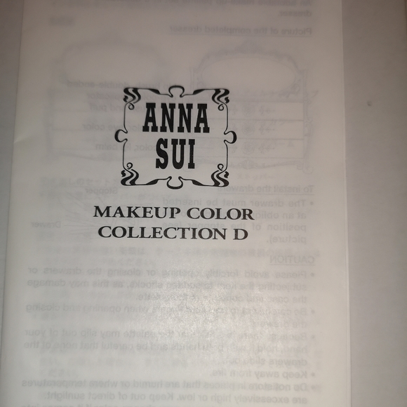 Anna Sui Makeup Dresser - Picture 13 of 14